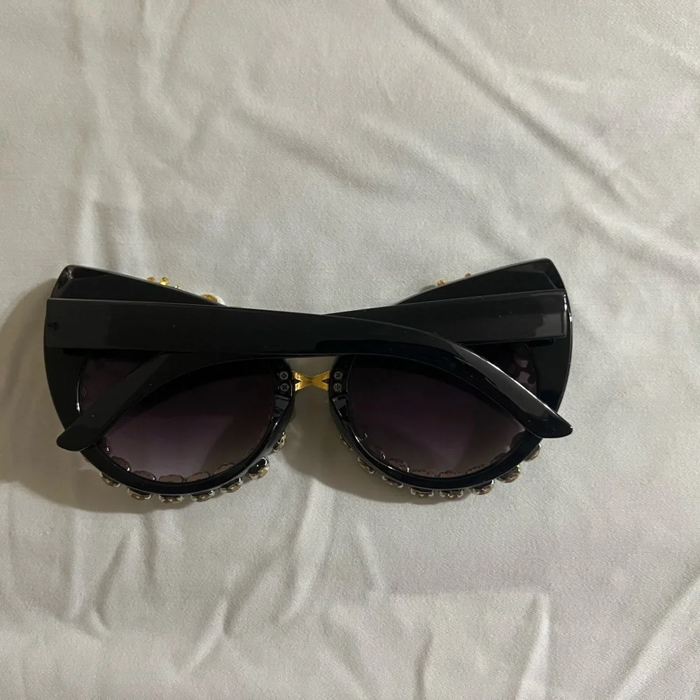 Sunglasses I Women’s I Sunglasses I Multicolor-Black l Floral Embellished - Picture 2 of 4